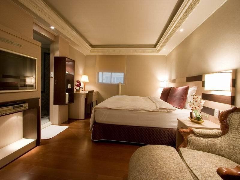 Charming Castle Hotel Taipei Exterior photo