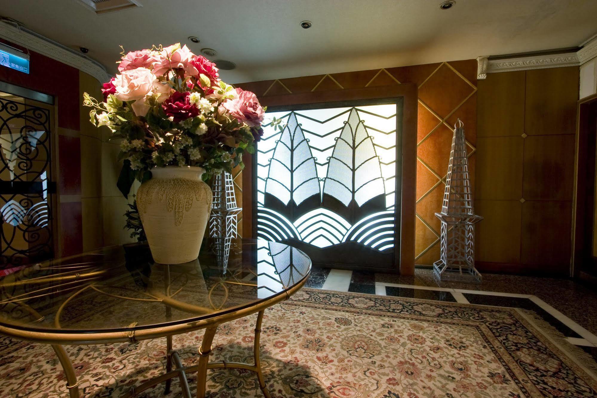 Charming Castle Hotel Taipei Exterior photo